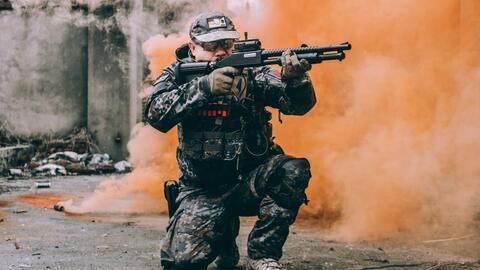 国产九五式射击视频,国产枪械的精准演绎与实战风采  第3张